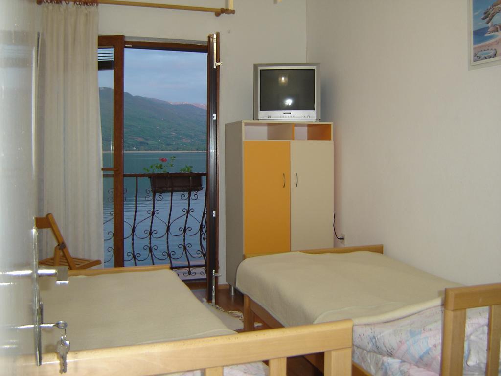 'By The Lake' Apartments Οχρίδα Δωμάτιο φωτογραφία